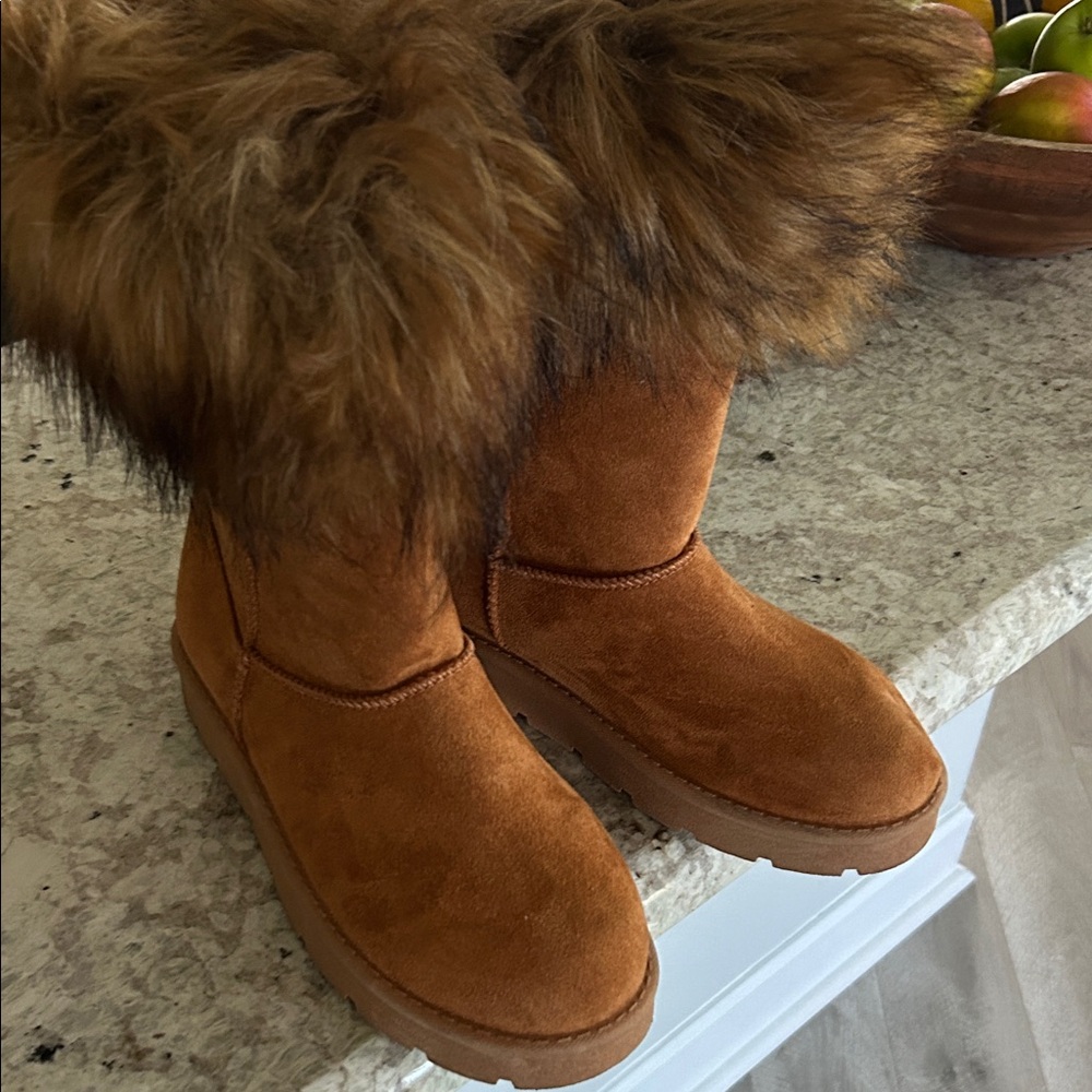 Brown Suede Boots with Fur Trim
